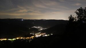 Dieses Bild zeigt eine Webcam-Aufnahme vom Achertal, aufgenommen am Mittwoch, den 02.09.2026 um 22:00 Uhr. Die Temperatur betrug 17.3°C.
