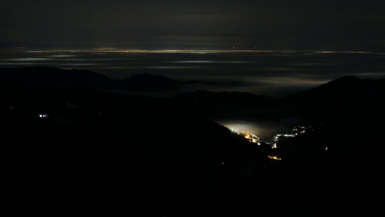 Dieses Bild zeigt eine Webcam-Aufnahme vom Achertal, aufgenommen am Mittwoch, den 21.01.2026 um 05:00 Uhr. Die Temperatur betrug 6.4°C.