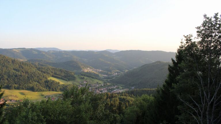 Dieses Bild zeigt eine Webcam-Aufnahme vom Achertal, aufgenommen am Montag, den 20.07.2026 um 20:40 Uhr. Die Temperatur betrug 16.2°C.