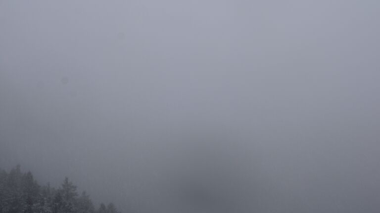 Dieses Bild zeigt eine Webcam-Aufnahme vom Achertal, aufgenommen am Montag, den 24.11.2025 um 11:30 Uhr. Die Temperatur betrug -0.1°C.