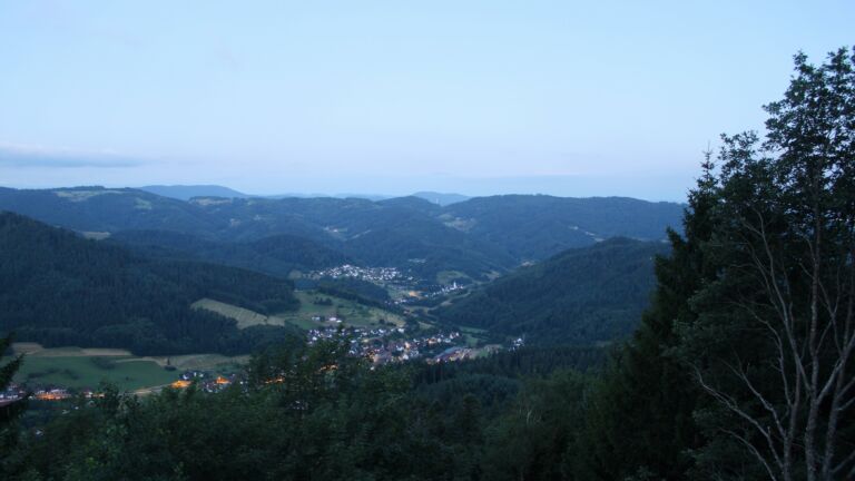 Dieses Bild zeigt eine Webcam-Aufnahme vom Achertal, aufgenommen am Freitag, den 03.07.2026 um 04:50 Uhr. Die Temperatur betrug 14.7°C.