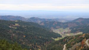 Dieses Bild zeigt eine Webcam-Aufnahme vom Achertal, aufgenommen am Samstag, den 01.11.2025 um 10:50 Uhr. Die Temperatur betrug 12.5°C.