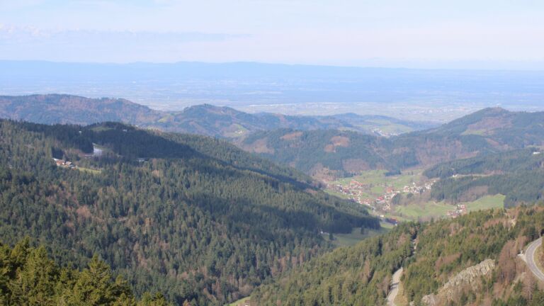 Dieses Bild zeigt eine Webcam-Aufnahme vom Achertal, aufgenommen am Sonntag, den 05.04.2026 um 10:40 Uhr. Die Temperatur betrug 11.4°C.