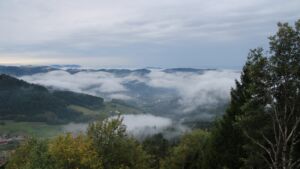 Dieses Bild zeigt eine Webcam-Aufnahme vom Achertal, aufgenommen am Sonntag, den 18.10.2026 um 18:20 Uhr. Die Temperatur betrug 7.4°C.