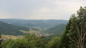Dieses Bild zeigt eine Webcam-Aufnahme vom Achertal, aufgenommen am Montag, den 03.08.2026 um 08:10 Uhr. Die Temperatur betrug 25.5°C.