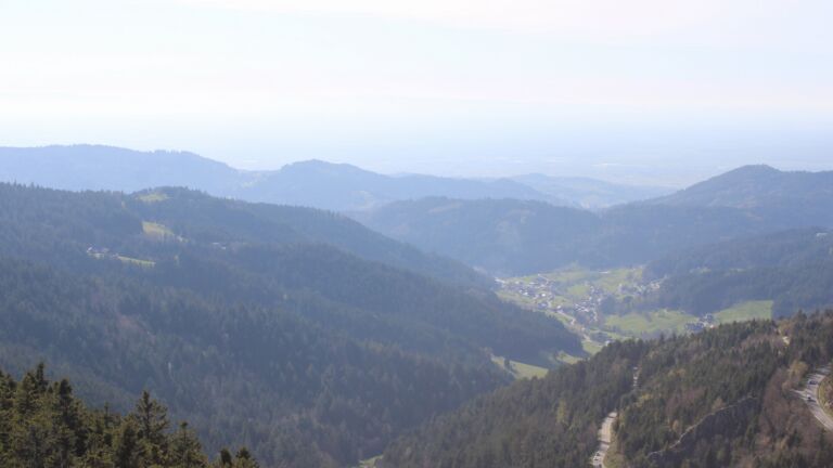 Dieses Bild zeigt eine Webcam-Aufnahme vom Achertal, aufgenommen am Donnerstag, den 09.04.2026 um 17:10 Uhr. Die Temperatur betrug 14.6°C.