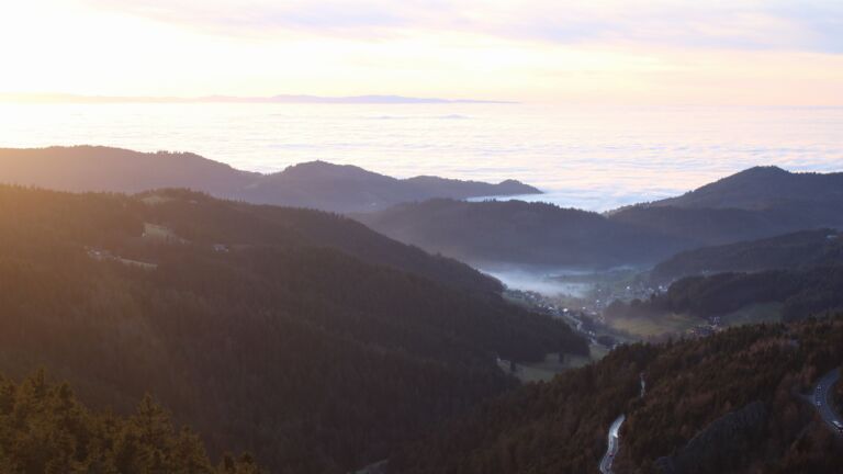 Dieses Bild zeigt eine Webcam-Aufnahme vom Achertal, aufgenommen am Mittwoch, den 25.02.2026 um 17:50 Uhr. Die Temperatur betrug 11.2°C.