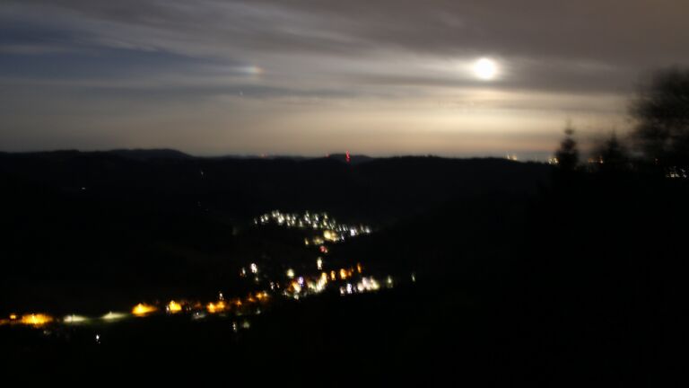 Dieses Bild zeigt eine Webcam-Aufnahme vom Achertal, aufgenommen am Donnerstag, den 27.08.2026 um 04:30 Uhr. Die Temperatur betrug 22.6°C.