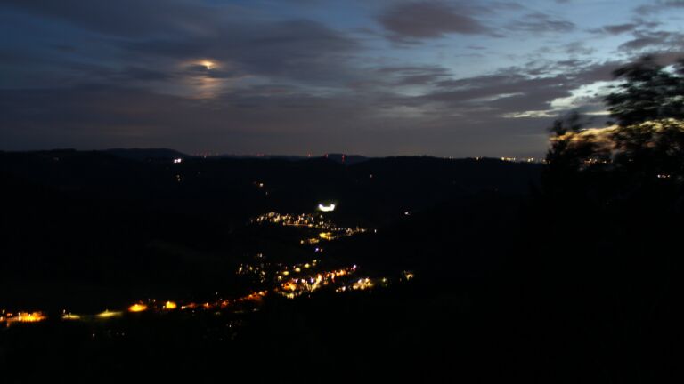 Dieses Bild zeigt eine Webcam-Aufnahme vom Achertal, aufgenommen am Donnerstag, den 17.09.2026 um 20:30 Uhr. Die Temperatur betrug 15°C.