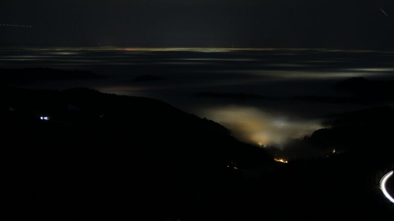 Dieses Bild zeigt eine Webcam-Aufnahme vom Achertal, aufgenommen am Montag, den 19.01.2026 um 21:30 Uhr. Die Temperatur betrug 6.7°C.