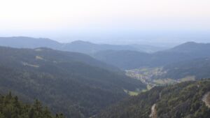 Dieses Bild zeigt eine Webcam-Aufnahme vom Achertal, aufgenommen am Dienstag, den 26.08.2025 um 17:50 Uhr. Die Temperatur betrug 22.2°C.