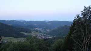 Dieses Bild zeigt eine Webcam-Aufnahme vom Achertal, aufgenommen am Samstag, den 25.07.2026 um 05:50 Uhr. Die Temperatur betrug 19.8°C.