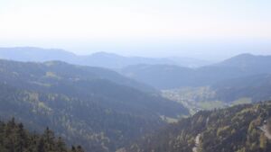 Dieses Bild zeigt eine Webcam-Aufnahme vom Achertal, aufgenommen am Mittwoch, den 22.04.2026 um 17:40 Uhr. Die Temperatur betrug 9.6°C.