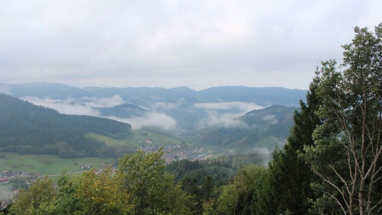 Dieses Bild zeigt eine Webcam-Aufnahme vom Achertal, aufgenommen am Montag, den 19.10.2026 um 10:00 Uhr. Die Temperatur betrug 9.7°C.