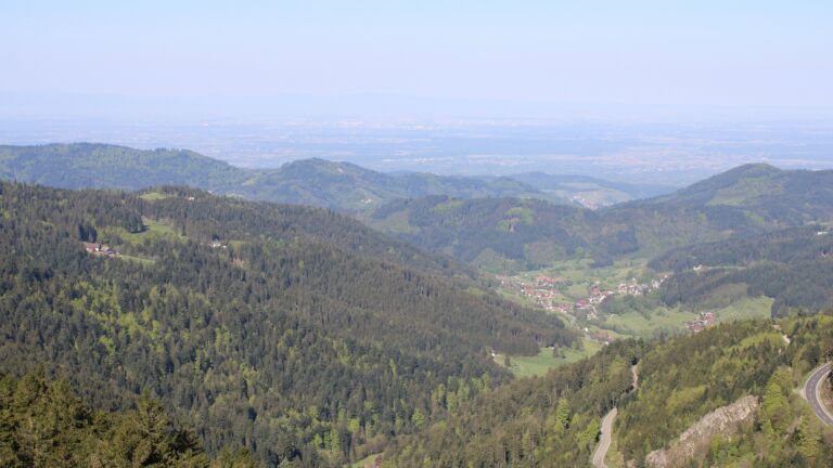 Dieses Bild zeigt eine Webcam-Aufnahme vom Achertal, aufgenommen am Mittwoch, den 30.04.2025 um 09:40 Uhr. Die Temperatur betrug 17°C.