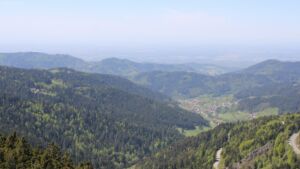 Dieses Bild zeigt eine Webcam-Aufnahme vom Achertal, aufgenommen am Mittwoch, den 29.04.2026 um 13:40 Uhr. Die Temperatur betrug 12.9°C.