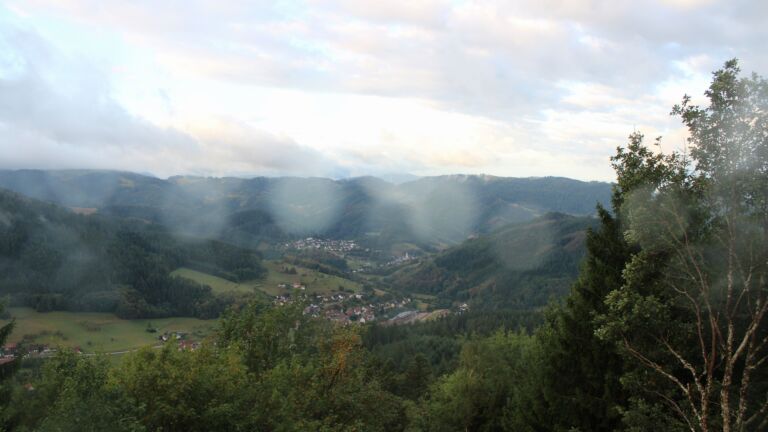 Dieses Bild zeigt eine Webcam-Aufnahme vom Achertal, aufgenommen am Montag, den 31.08.2026 um 07:30 Uhr. Die Temperatur betrug 13.2°C.