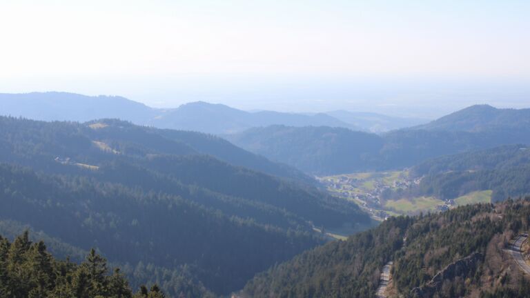 Dieses Bild zeigt eine Webcam-Aufnahme vom Achertal, aufgenommen am Donnerstag, den 26.02.2026 um 15:40 Uhr. Die Temperatur betrug 12.6°C.