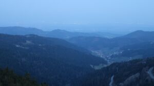 Dieses Bild zeigt eine Webcam-Aufnahme vom Achertal, aufgenommen am Dienstag, den 24.03.2026 um 06:00 Uhr. Die Temperatur betrug 4.9°C.