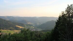 Dieses Bild zeigt eine Webcam-Aufnahme vom Achertal, aufgenommen am Samstag, den 27.06.2026 um 20:40 Uhr. Die Temperatur betrug 34.4°C.