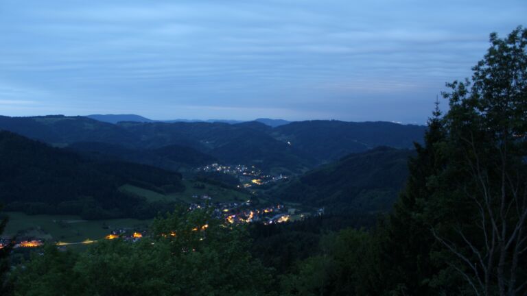 Dieses Bild zeigt eine Webcam-Aufnahme vom Achertal, aufgenommen am Mittwoch, den 13.05.2026 um 05:10 Uhr. Die Temperatur betrug 3.7°C.