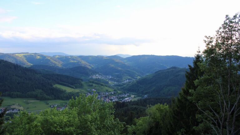 Dieses Bild zeigt eine Webcam-Aufnahme vom Achertal, aufgenommen am Samstag, den 16.05.2026 um 19:40 Uhr. Die Temperatur betrug 8.9°C.