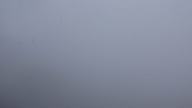 Dieses Bild zeigt eine Webcam-Aufnahme vom Achertal, aufgenommen am Freitag, den 05.12.2025 um 11:50 Uhr. Die Temperatur betrug 0.5°C.