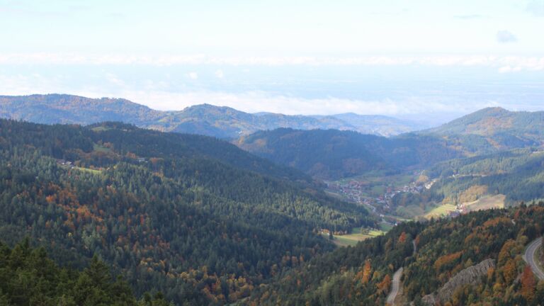 Dieses Bild zeigt eine Webcam-Aufnahme vom Achertal, aufgenommen am Donnerstag, den 16.10.2025 um 12:10 Uhr. Die Temperatur betrug 9.5°C.