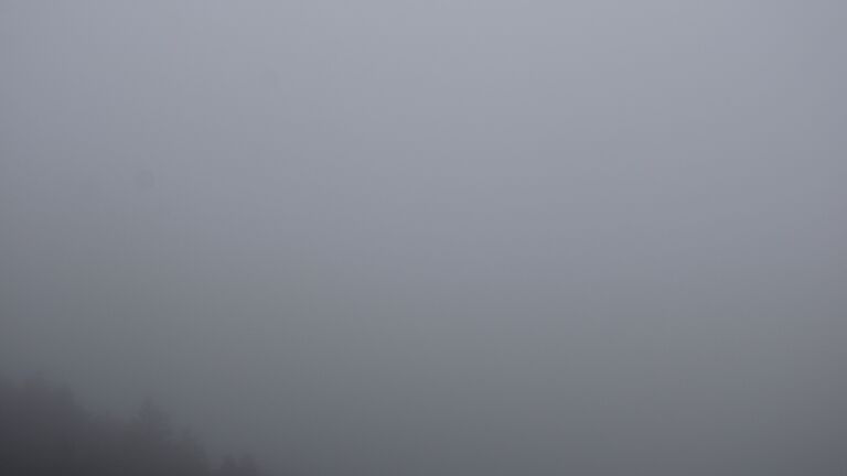 Dieses Bild zeigt eine Webcam-Aufnahme vom Achertal, aufgenommen am Montag, den 13.04.2026 um 07:50 Uhr. Die Temperatur betrug 2.8°C.