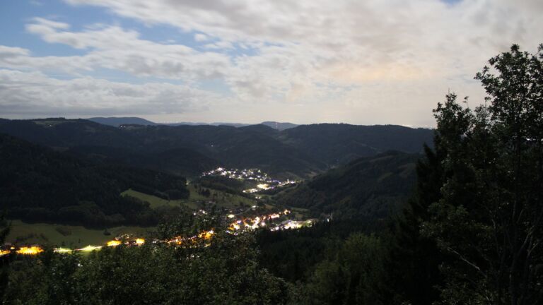 Dieses Bild zeigt eine Webcam-Aufnahme vom Achertal, aufgenommen am Dienstag, den 01.09.2026 um 05:30 Uhr. Die Temperatur betrug 13.1°C.