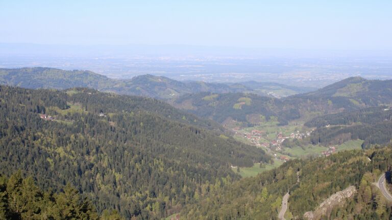 Dieses Bild zeigt eine Webcam-Aufnahme vom Achertal, aufgenommen am Dienstag, den 21.04.2026 um 09:00 Uhr. Die Temperatur betrug 3.7°C.