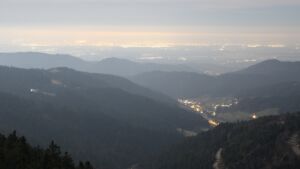 Dieses Bild zeigt eine Webcam-Aufnahme vom Achertal, aufgenommen am Mittwoch, den 04.03.2026 um 04:00 Uhr. Die Temperatur betrug 3.9°C.