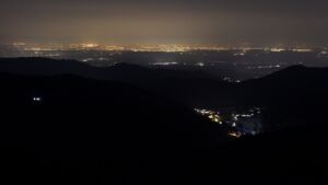 Dieses Bild zeigt eine Webcam-Aufnahme vom Achertal, aufgenommen am Montag, den 23.03.2026 um 05:00 Uhr. Die Temperatur betrug 5.2°C.