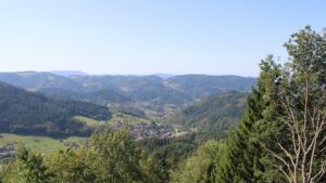 Dieses Bild zeigt eine Webcam-Aufnahme vom Achertal, aufgenommen am Dienstag, den 08.09.2026 um 11:50 Uhr. Die Temperatur betrug 28°C.