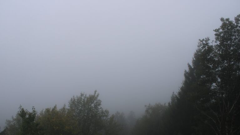 Dieses Bild zeigt eine Webcam-Aufnahme vom Achertal, aufgenommen am Sonntag, den 18.10.2026 um 17:00 Uhr. Die Temperatur betrug 7°C.
