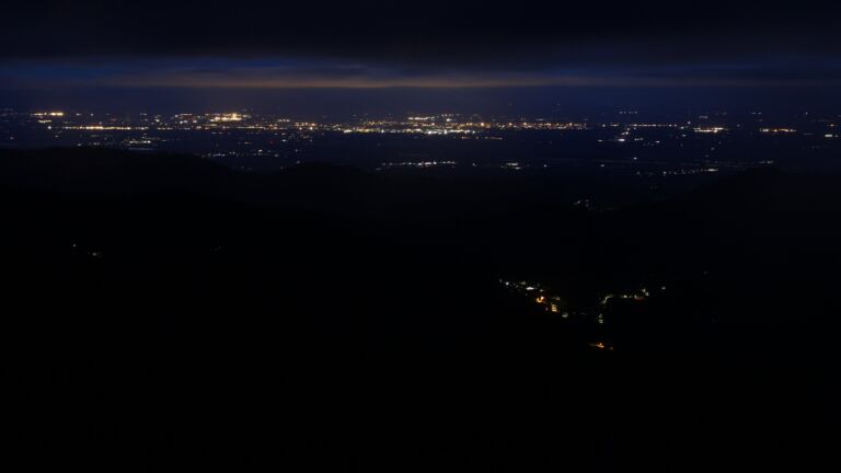 Dieses Bild zeigt eine Webcam-Aufnahme vom Achertal, aufgenommen am Freitag, den 06.06.2025 um 04:30 Uhr. Die Temperatur betrug 11.4°C.