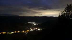 Dieses Bild zeigt eine Webcam-Aufnahme vom Achertal, aufgenommen am Donnerstag, den 11.06.2026 um 03:40 Uhr. Die Temperatur betrug 8°C.