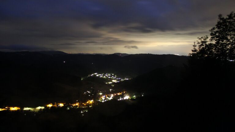Dieses Bild zeigt eine Webcam-Aufnahme vom Achertal, aufgenommen am Donnerstag, den 11.06.2026 um 03:40 Uhr. Die Temperatur betrug 8°C.