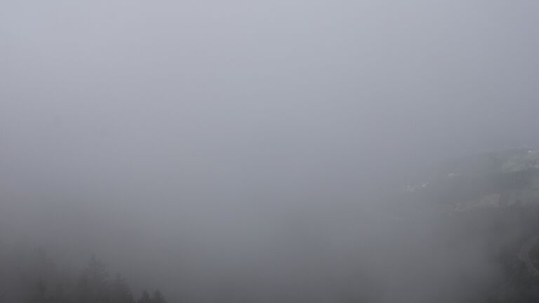 Dieses Bild zeigt eine Webcam-Aufnahme vom Achertal, aufgenommen am Montag, den 26.05.2025 um 09:30 Uhr. Die Temperatur betrug 6.7°C.