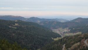 Dieses Bild zeigt eine Webcam-Aufnahme vom Achertal, aufgenommen am Mittwoch, den 03.12.2025 um 08:20 Uhr. Die Temperatur betrug 4.7°C.