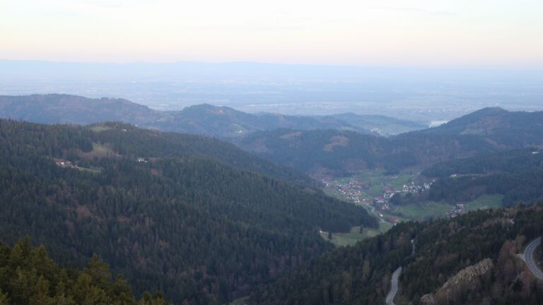 Dieses Bild zeigt eine Webcam-Aufnahme vom Achertal, aufgenommen am Donnerstag, den 09.04.2026 um 07:20 Uhr. Die Temperatur betrug 11°C.