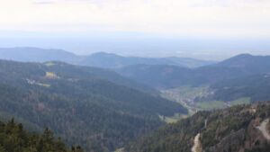 Dieses Bild zeigt eine Webcam-Aufnahme vom Achertal, aufgenommen am Sonntag, den 05.04.2026 um 16:40 Uhr. Die Temperatur betrug 10.8°C.