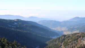 Dieses Bild zeigt eine Webcam-Aufnahme vom Achertal, aufgenommen am Samstag, den 27.12.2025 um 13:20 Uhr. Die Temperatur betrug 5.6°C.