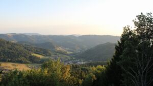 Dieses Bild zeigt eine Webcam-Aufnahme vom Achertal, aufgenommen am Freitag, den 14.08.2026 um 20:00 Uhr. Die Temperatur betrug 31.5°C.