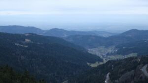 Dieses Bild zeigt eine Webcam-Aufnahme vom Achertal, aufgenommen am Freitag, den 19.12.2025 um 16:40 Uhr. Die Temperatur betrug 7.1°C.