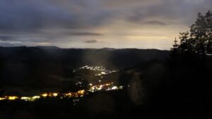 Dieses Bild zeigt eine Webcam-Aufnahme vom Achertal, aufgenommen am Freitag, den 05.06.2026 um 03:50 Uhr. Die Temperatur betrug 9°C.