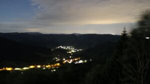 Dieses Bild zeigt eine Webcam-Aufnahme vom Achertal, aufgenommen am Samstag, den 06.06.2026 um 02:50 Uhr. Die Temperatur betrug 12.6°C.