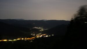 Dieses Bild zeigt eine Webcam-Aufnahme vom Achertal, aufgenommen am Sonntag, den 24.05.2026 um 22:50 Uhr. Die Temperatur betrug 22°C.