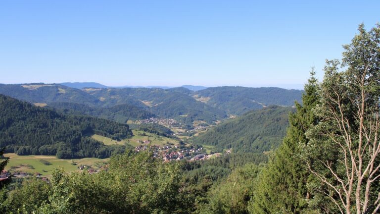 Dieses Bild zeigt eine Webcam-Aufnahme vom Achertal, aufgenommen am Freitag, den 10.07.2026 um 09:30 Uhr. Die Temperatur betrug 26.5°C.
