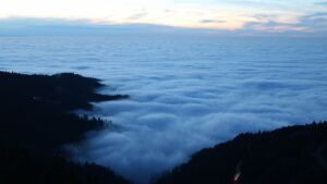 Dieses Bild zeigt eine Webcam-Aufnahme vom Achertal, aufgenommen am Montag, den 22.12.2025 um 17:10 Uhr. Die Temperatur betrug 7.2°C.